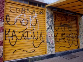 Em diálogo.