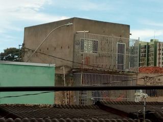 Em diálogo.